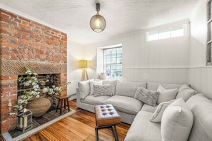 Deluxe House | Living area