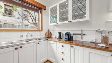 Deluxe House | Dapur peribadi | Peti sejuk mini, ketuhar gelombang mikro, ketuhar, dapur