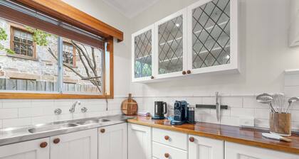 Stylish 3 Bedroom Townhouse - Hobart CBD