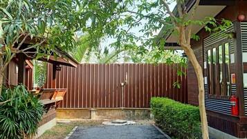 Nhà Tiêu chuẩn, 1 giường cỡ king, không hút thuốc, khu vực vườn | Hiên