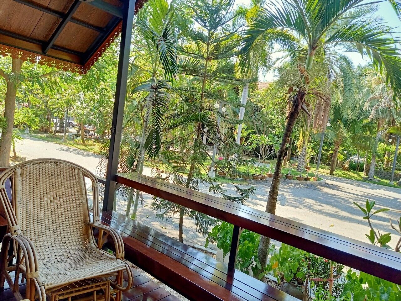 Comfort House, 1 King Bed, Non Smoking, Garden Area | Terrace/patio