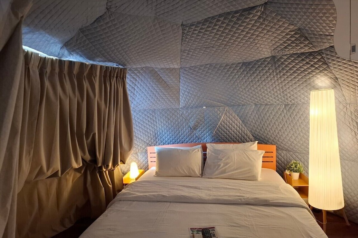 Tienda Confort, 1 cama de matrimonio grande, no fumadores, en la zona del jardín | 1 dormitorio y wifi gratis