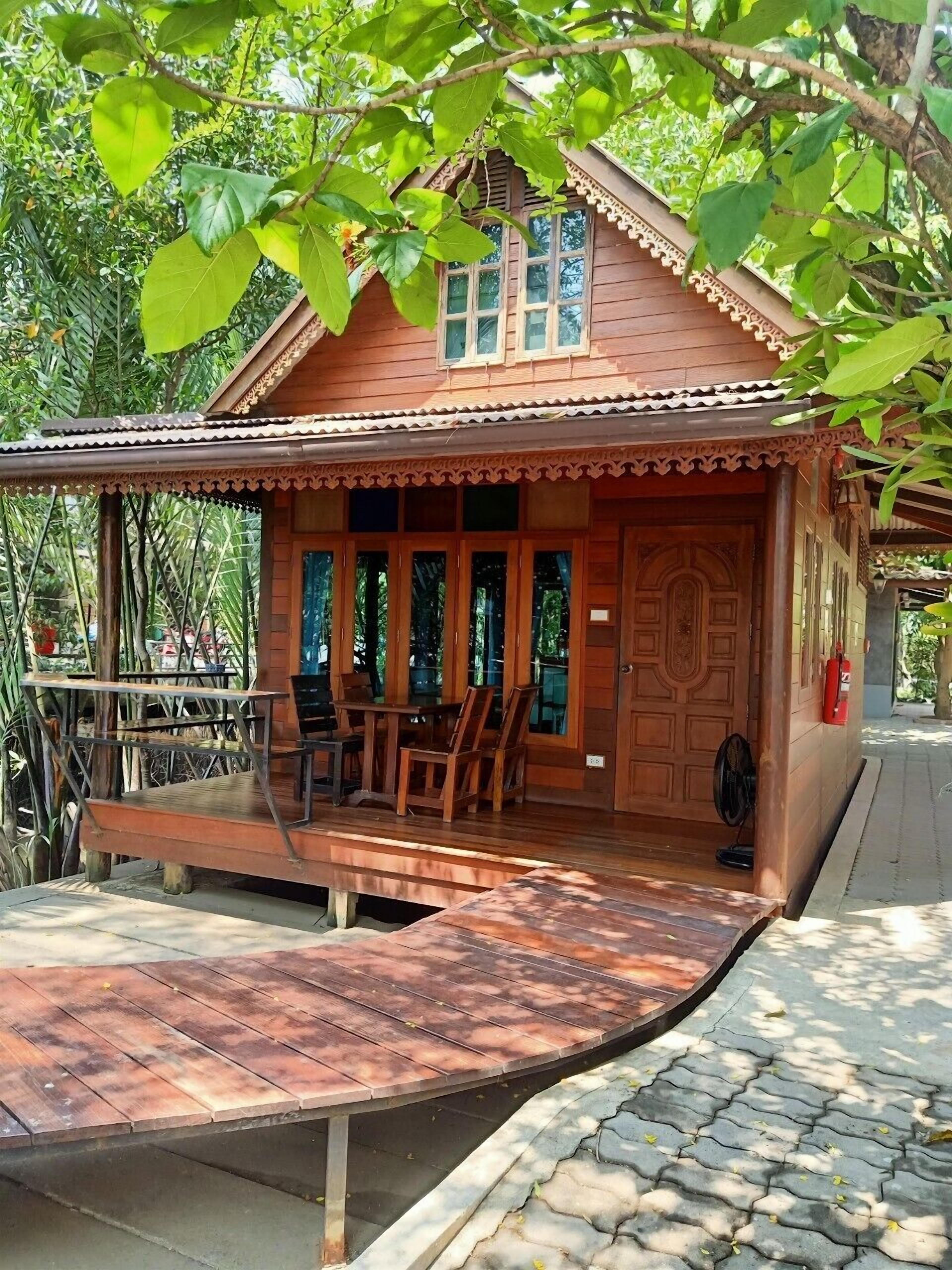 Deluxe House, 1 King Bed, River View | Terrace/patio