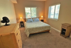 3 bedrooms, desk, iron/ironing board, travel crib