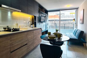 Basic Apartment | Dining