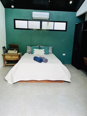 1 Schlafzimmer, Zimmersafe, Schreibtisch, kostenloses WLAN