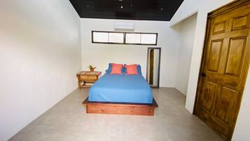 3 bedrooms, in-room safe, desk, iron/ironing board