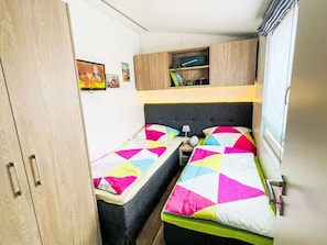 2 bedrooms, travel cot, free WiFi