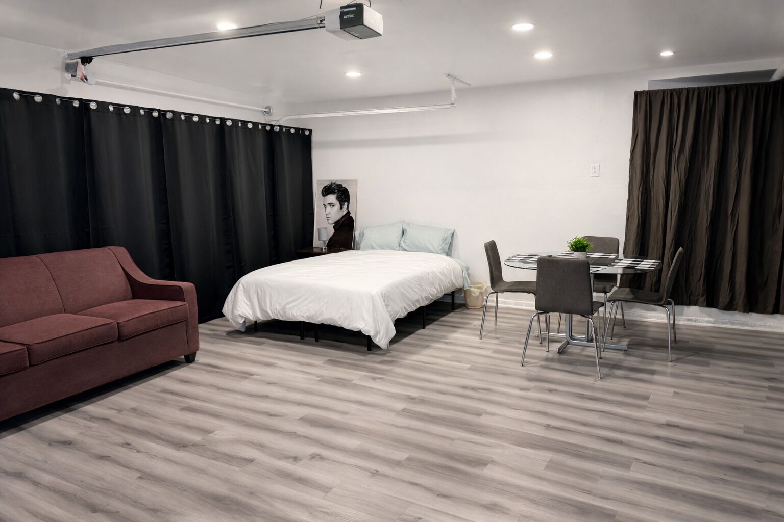 1 dormitorio, tabla de planchar con plancha, wifi y ropa de cama