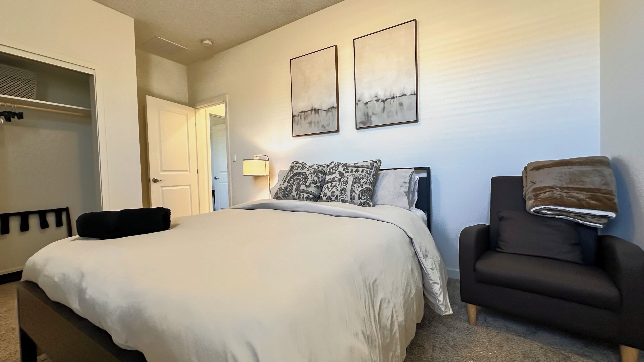 3 bedrooms, desk, iron/ironing board, free WiFi