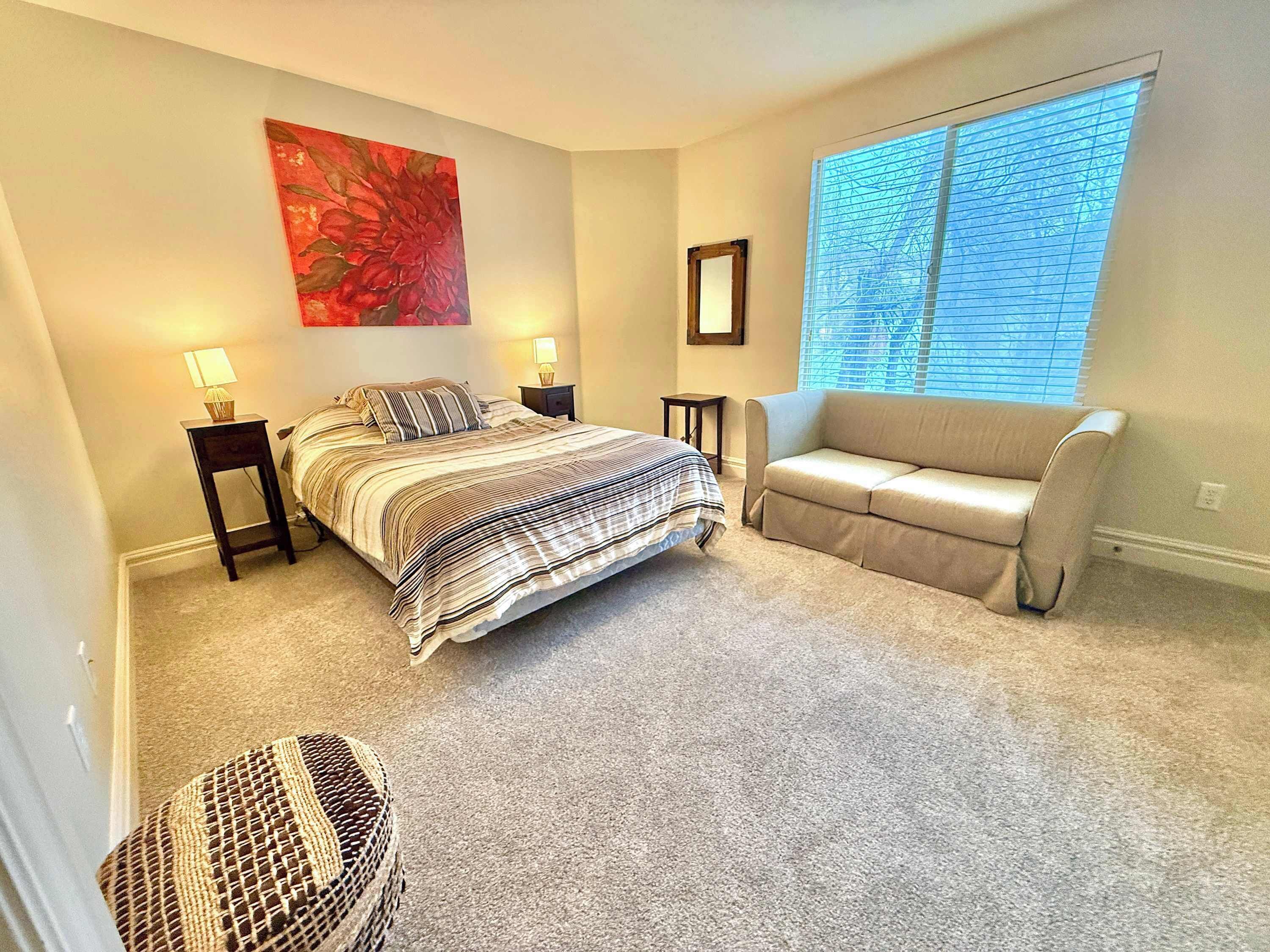 2 多间卧室、旅行婴儿床、WiFi