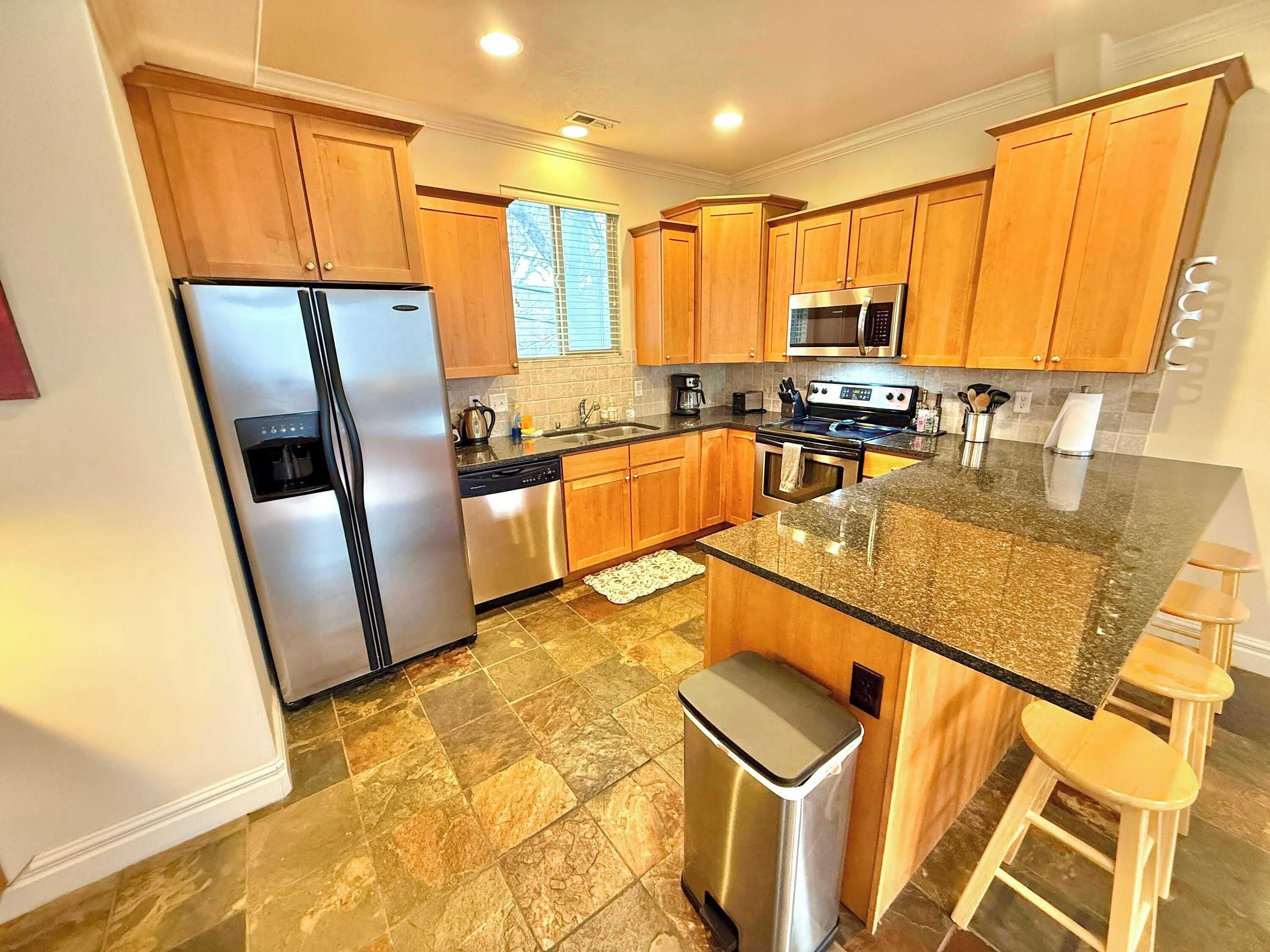 Fridge, microwave, stovetop, dishwasher