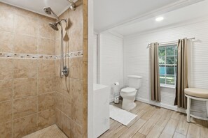 Shower, towels - NOOK '35|1mi to Downtown|Private Backyard (St. Augustine)