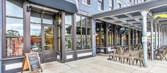 Chelsea Place: Premier Modern Downtown 2BR Loft