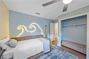 4 Schlafzimmer, Schreibtisch, kostenloses WLAN, Bettwäsche