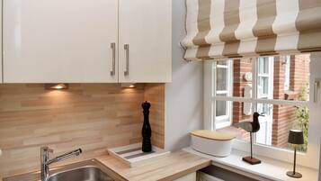 Réfrigérateur, four, plaque de cuisson, lave-vaisselle