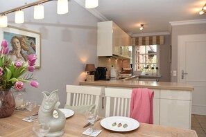 Dining - Hüs Frieda - Inviting vacation apartment with lots of comfort and Sylt charm (Keitum)