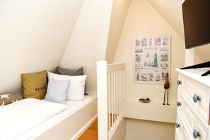 2 bedrooms, iron/ironing board, WiFi, bed sheets - Hüs Frieda - Inviting vacation apartment with lots of comfort and Sylt charm (Keitum)