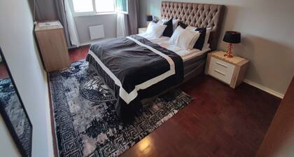 Almada, T2 apartment w/ balcony, FeijĂł, Lisbon