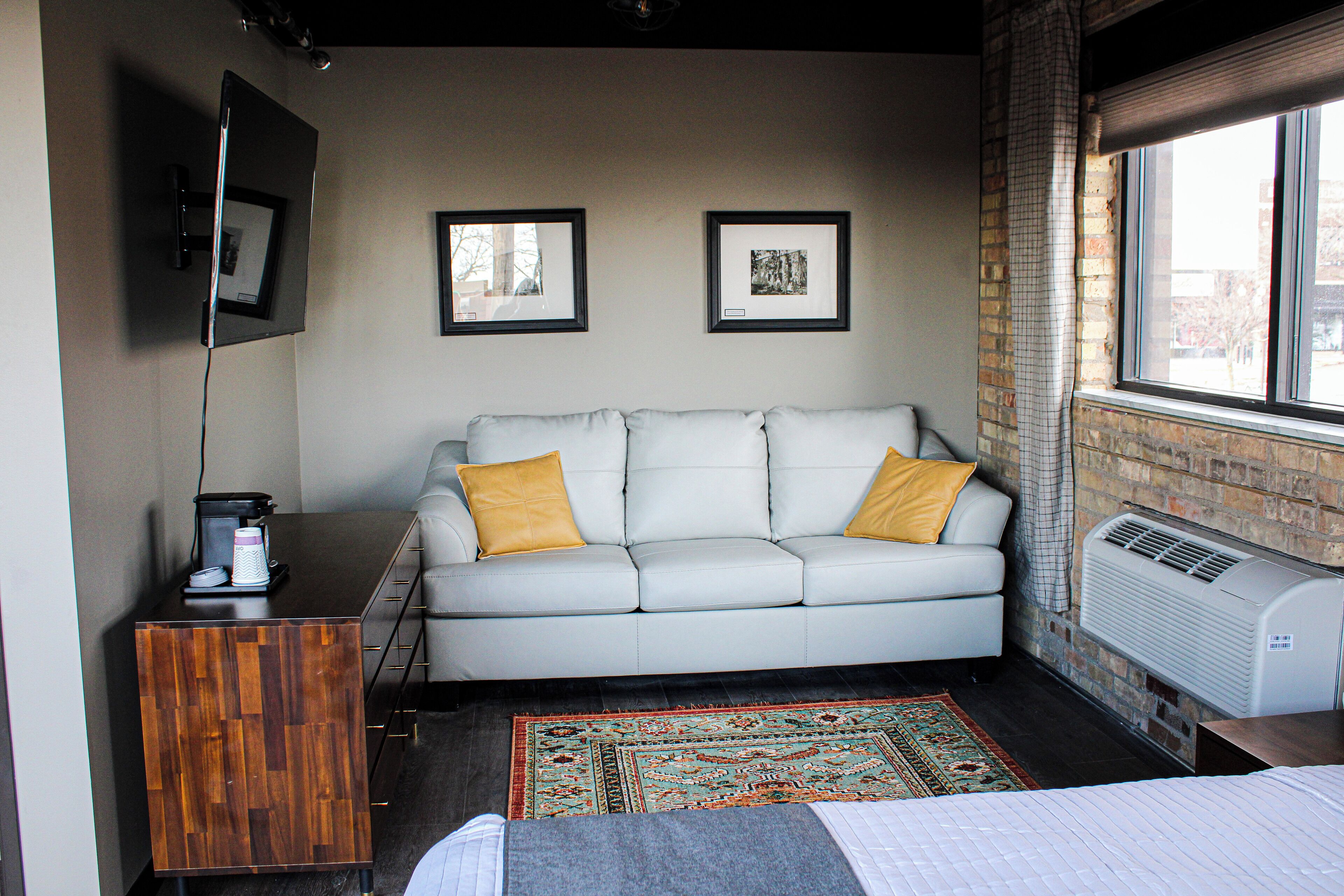 The Lakeshore | Living area