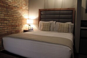 The Rex | Blackout curtains, free WiFi - 4th Street Lofts (Bemidji)
