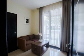 Living area - Grage Resort Sangkan (Cigandamekar)