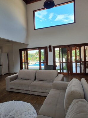 Living area - Cozy house in the Porta do Sol Condominium - Cantinho da Providencia (Mairinque)