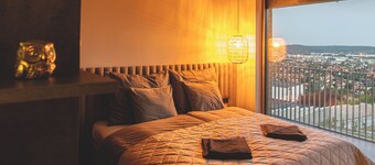 Panoramic Hilltop Villa with Hot Tub, 15 Min to Budapest Center