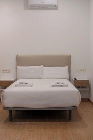 Iron/ironing board, travel cot, free WiFi, bed sheets