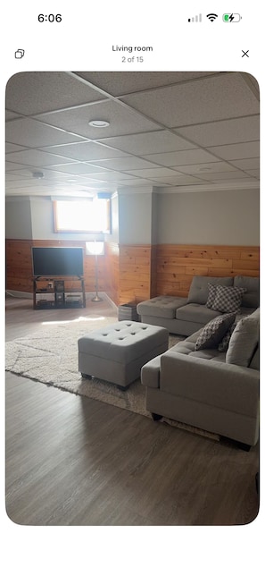 Living area - Spacious 2 bedroom basement apartment (Greater Sudbury)