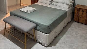 3 bedrooms, iron/ironing board, travel crib, free WiFi