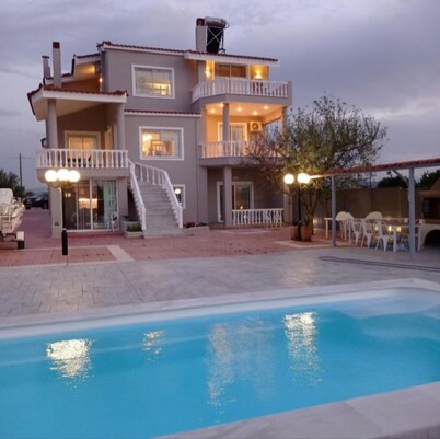 Beautiful Tuscan Villa with pool amongst the vineyards and olive trees.