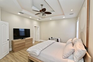 5 bedrooms, WiFi - Azure Sky Spacious 5-bedroom house with WiFi and AC in enchanting Naples (Naples)