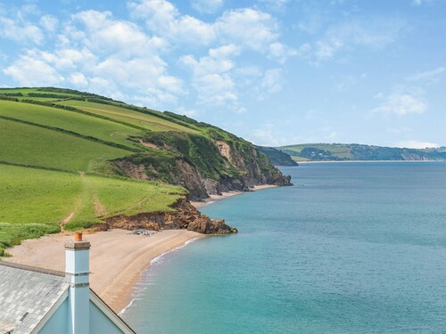 2 bedroom accommodation in Hallsands