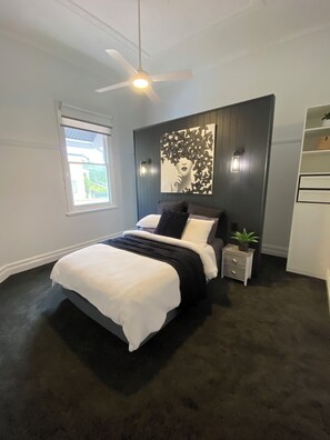 4 chambres, fer et planche à repasser, Wi-Fi, literie fournie