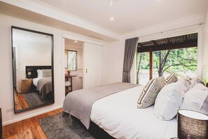 2 bedrooms, travel crib, WiFi, bed sheets