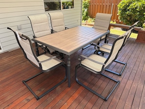 Outdoor dining