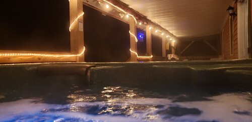 Lovely cottage with sauna and hot tub in Grafton