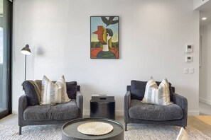 Interior - Wynyard Living, Large Balcony and Parking (Auckland)