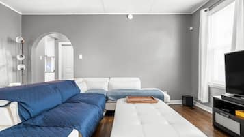 House, 2 Bedrooms, Non Smoking, Kitchen | Living area