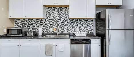 House, 2 Bedrooms, Non Smoking, Kitchen | Private kitchen