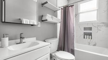 獨棟房屋, 2 間臥室, 非吸煙房, 廚房 | 浴室 | 免費盥洗用品