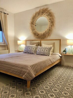 2 bedrooms, WiFi, bed sheets - Sunny beach house right on the lagoon with water views for 2-4 people (Mönkebude)
