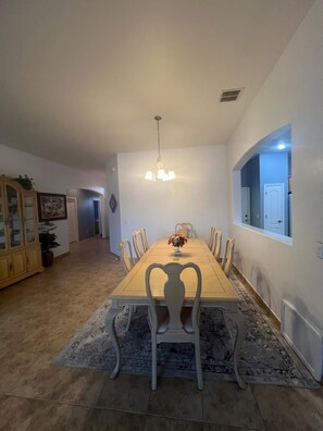 Dining - Escape to Serenity: A Sunlit 4-Bedroom Haven Near Saguaro’s Cacti & Tucsons Gems (Tucson)