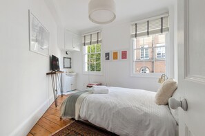 4 chambres, fer et planche à repasser, Wi-Fi, draps fournis