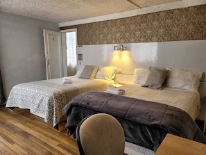 2 slaapkamers, een strijkplank/strijkijzer, reisbedje, wifi