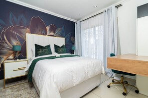 1 bedroom, desk, iron/ironing board, WiFi