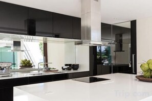 Unclassified image, 3 of 29, button - Fashionable Villa Malabar Beachfront 5 Bedrooms Plus 2 Kid's Bedrooms 10+6 (Koh Samui)