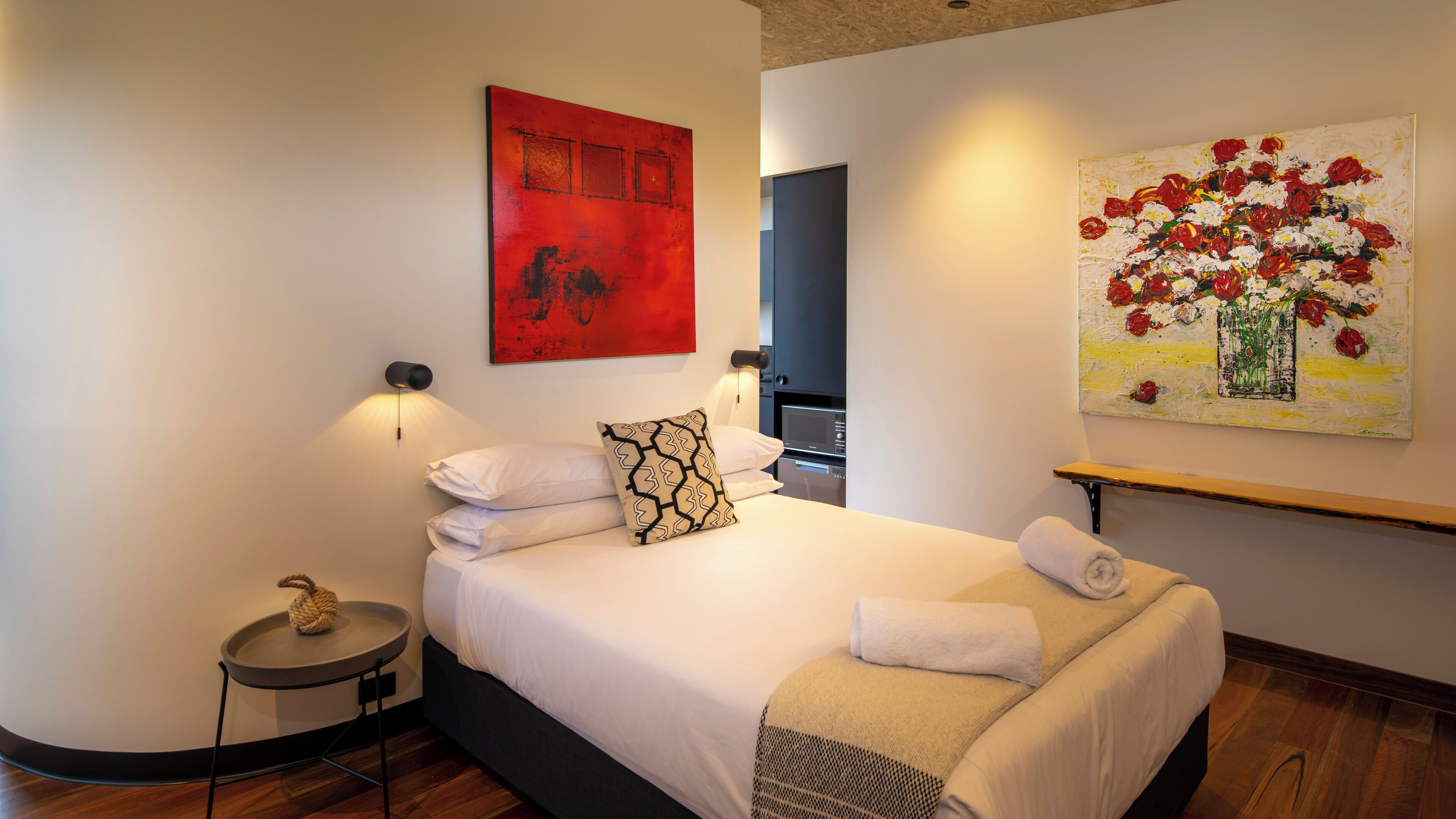 Select Comfort beds, bed sheets