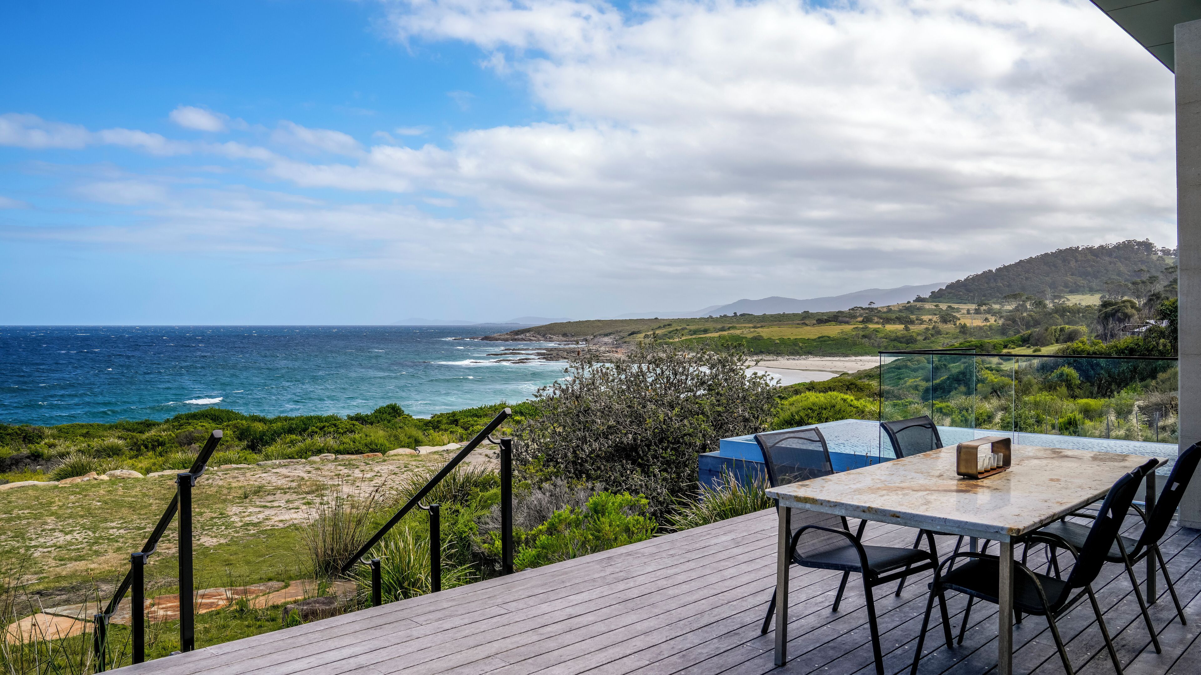 Luxury-Haus, 3 Schlafzimmer, eigener Pool, Buchtblick